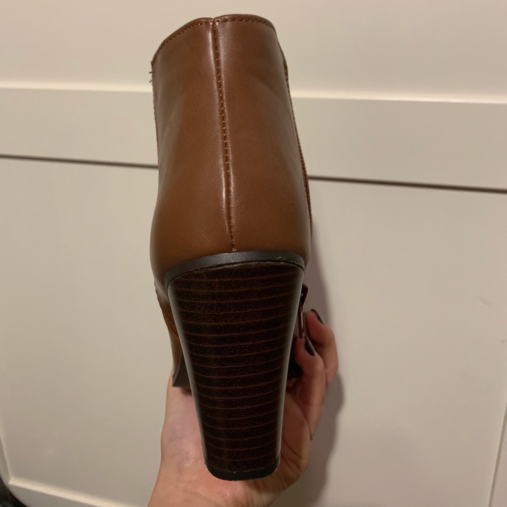 BOOTIESS - Picture 2 of 2